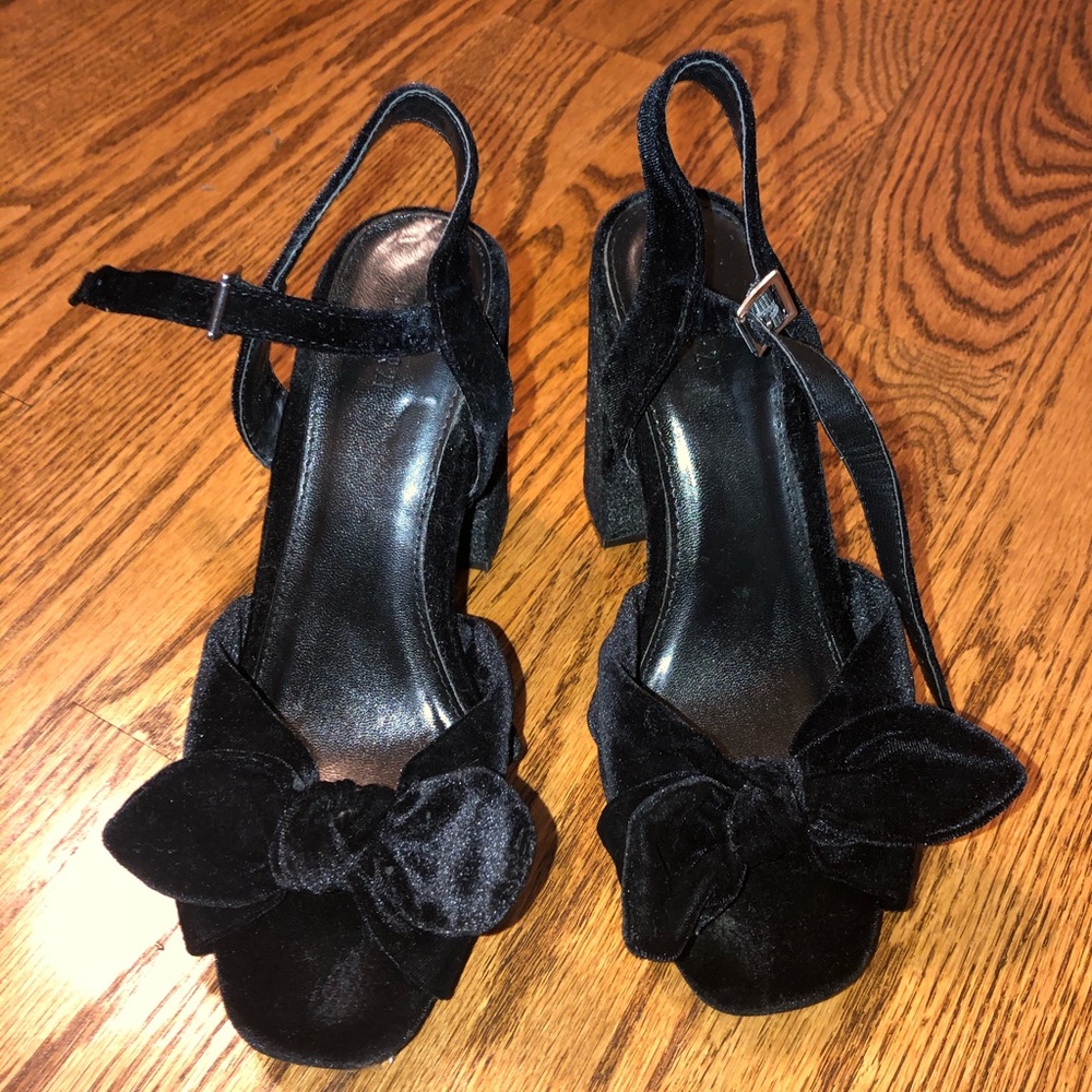 Block Heel Velour Heels! Host Pick🥰